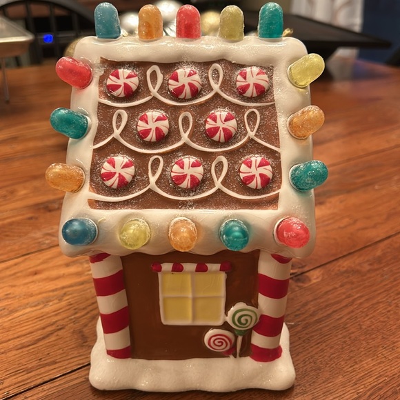 2008 Hallmark Christmas Gumdrop Gingerbread House - Picture 4 of 6